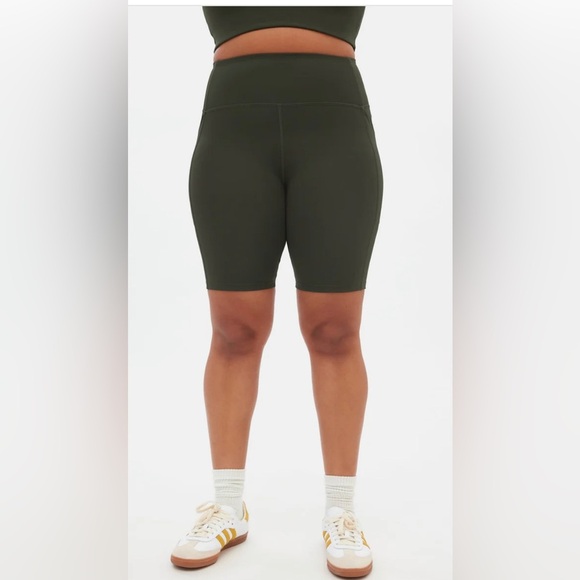 NWT Girlfriend Collective Terrace High-Rise Pocket Bike Short in Core Green , XS - Picture 4 of 7
